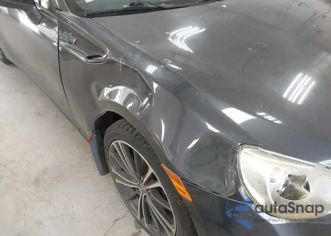 2013 Scion Fr-S z USA, uszkodzony, nr VIN JF1ZNAA11D1714313